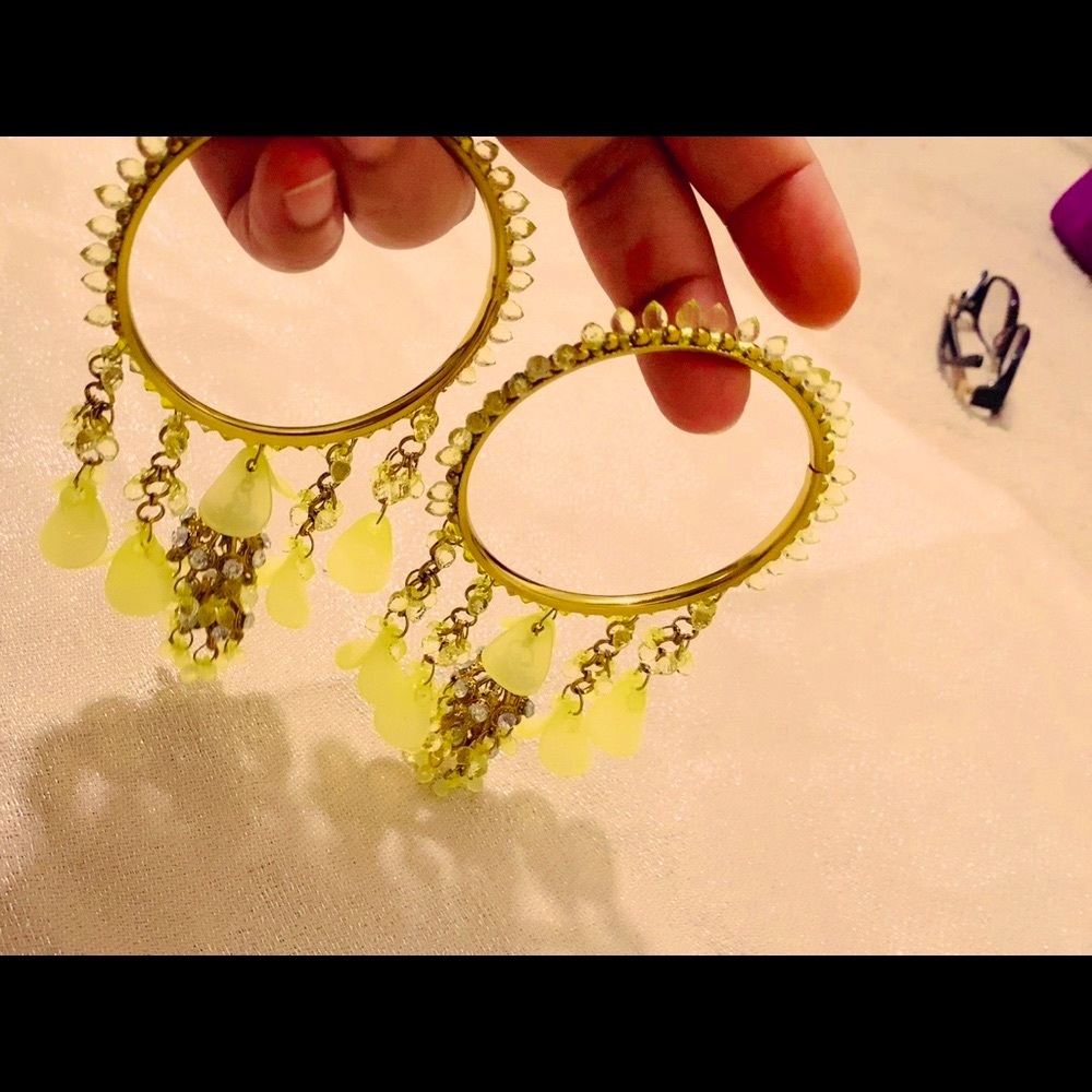 Jewelry - Picture 2 of 3